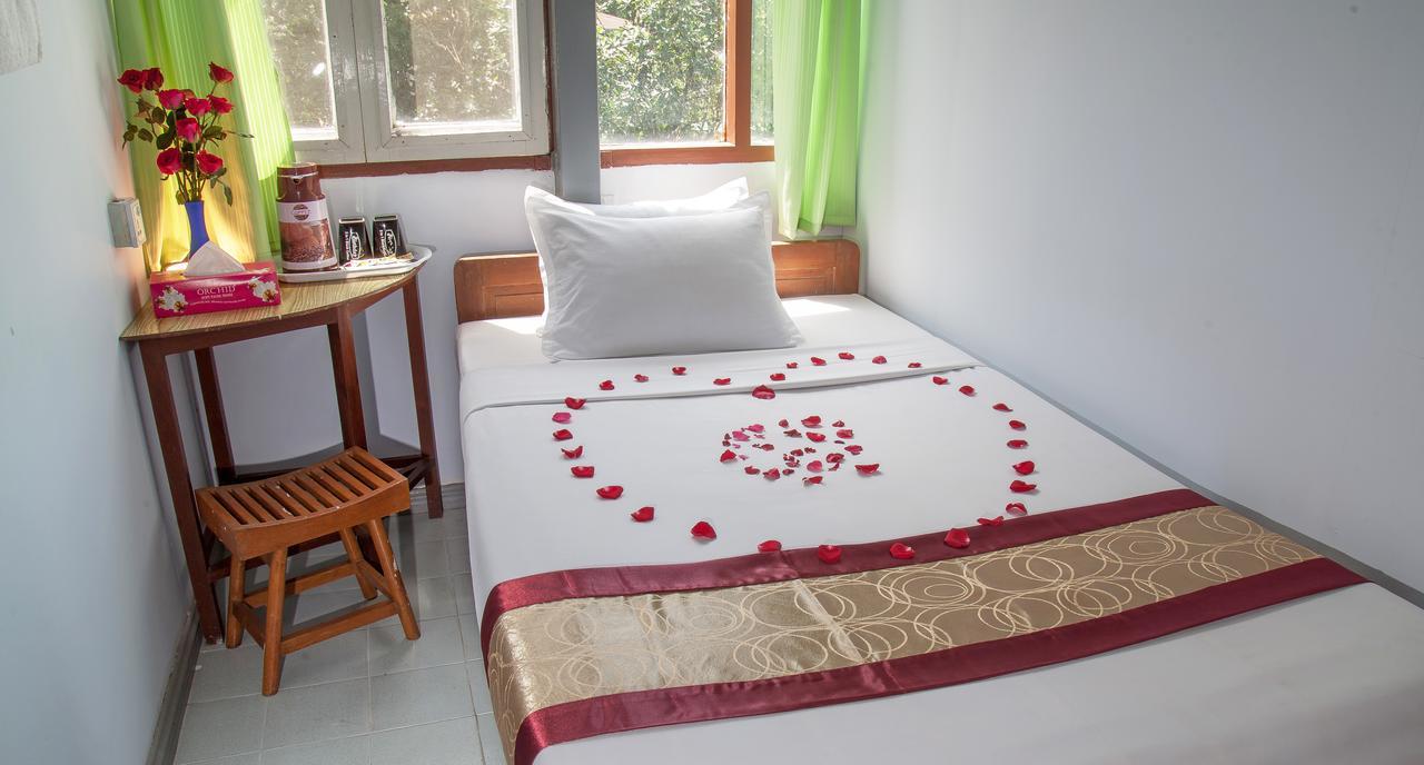 Mother Land Inn 2 Rangoon Eksteriør billede